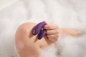 Wenn er wasserdicht ist wieso nicht. Wie Benutzt Man Einen Wasserdichten Vibrator 123sexspielzeug De