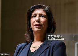 Darlene Altman's Instagram, Twitter & Facebook