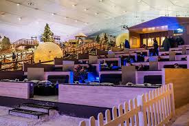 The brooklyn fox theater was one of downtown brooklyn's big four movie theaters, the others being the loew's metropolitan on fulton street Top 8 Dubai Outdoor Cinemas Movie Night Under The Stars