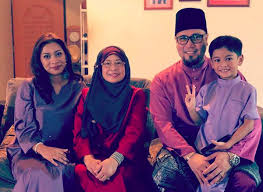 Salma asis akhirnya cinta official lyric video. Dulu 2 Kaki Sekarang Dapat 4 Kaki 7 Tahun Tunggu Timang Anak Kedua Zed Zaidi Tak Sangka Gurauan Nak Anak Kembar Jadi Kenyataan Keluarga