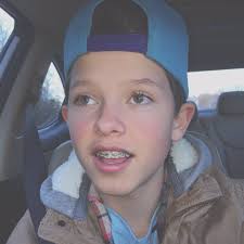 Jacob Sartorius a X: "baby it's cold outside❄️😝 https://t.co/ziA0WKAYwv"