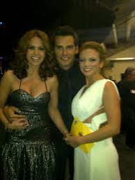 Corona de lágrimas (crown of tears) is a 2012 mexican telenovela produced by josé alberto castro for televisa.it is a remake of corona de lágrimas, produced by valentín pimstein in 1965, being adapted by jesús calzada in the first half and ximena suárez in the second half. Fotos De Lucero Cristian De La Fuente Silvia Navarro En Los Latin Grammy Mas Telenovelas
