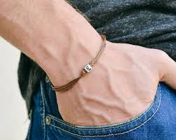 Bracelet Initiale Bracelet Personnalise Homme Breloque En Argent Lettre Anglais Cordon Marron Bracelet Bracelets For Men Mens Gold Bracelets Mens Bracelet