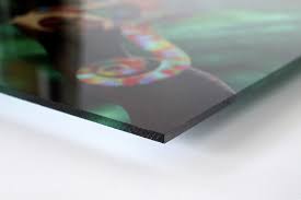 Een grootformaat fotoprint op plexiglas op maat. Glassprints Screenpromotion