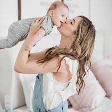 Pregnancy and hair loss may not be much discussed but losing hair while pregnant isn't that unusual. Hair Loss During Pregnancy Postpartum Hair Loss Nioxin