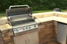 gas grill for your outdoor kitchen