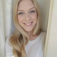 Jennifer Moulin's Instagram, Twitter & Facebook