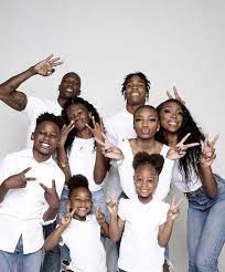 Popular songs in the method book keep kids motivated, and the clean, simple page layouts ensure their attention remains focused on. Nfl Gossip Father Of 7 Chad Ochocinco Explains Why He Has Kids With Multiple Women Lipstick Alley
