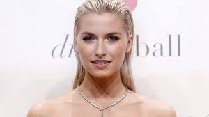 Since then, the german model has been holding back on pregnancy updates, from time to time you can see the growing baby ball in an instagram story. Lena Gercke Und Dustin Schone Baby Zoe Ist Da Jolie De