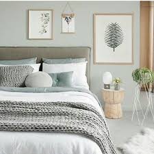 Salbeigrun Grau Beige Naturliches Schema Zimmer Inspiration With Images Stylish Bedroom Design Stylish Bedroom Sage Green Bedroom