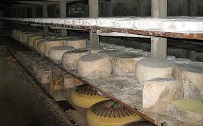 Un fromage n'utilise pas des substituts de produits laitiers. Les Fromages Au Lait Cru Ne Sont Ni Risques Ni Dangereux Ni Cru Ni Cuit