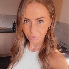 Ines Delaney's Instagram, Twitter & Facebook