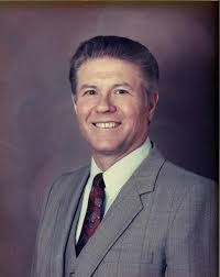 Lora Leonard's Instagram, Twitter & Facebook