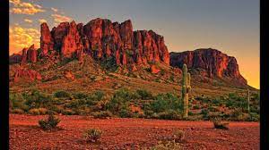 From miles of forests, to extravagant caverns, to serene lakes, you can't go wrong at these places. Top 10 Most Beautiful States In America Youtube