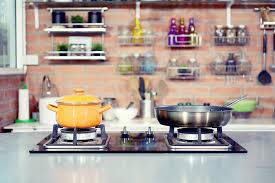 Tyler lizenby/cnet as the coil gets hot, it starts to glow and transfers the heat to the. Gas Vs Electric Stove How To Choose Your Stove Homelane Blog