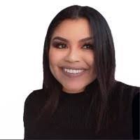 Erendida Gonzalez's Instagram, Twitter & Facebook