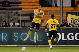 He scores easily and has good action in 1. Zo Kwam Griekse Superspits Giakoumakis Bij Vvv Terecht Nederlands Voetbal Ad Nl