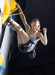 Jessica pilz final lead ifsc climbing world championships innsbruck 2018. Jessica Pilz Ist Weltmeisterin In Der Disziplin Lead Lacrux Klettermagazin