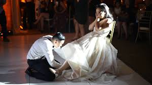 But we're here to give you some awesome bouquet toss songs that are funny, unique, and traditional as well. 50 Perfect Songs For Bouquet Toss And Garter Toss The Phonix
