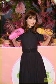 Jun 14, 2021 · zooey deschanel & jonathan scott in feb. Zooey Deschanel Attends Crocs Spring Summer 2020 Collection Preview In Nyc Photo 4373257 Zooey Deschanel Pictures Just Jared