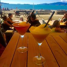 Vir meer inligting oor hoe om by die gespesifiseerde plek te kom, kan u. Bay View From Cactus Bar Picture Of Cactus Club Cafe English Bay Vancouver Tripadvisor