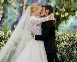 Matrimonio chiara ferragni e fedez, arriva l'invito ufficiale per ilary blasi e francesco totti. Matrimonio Chiara Ferragni Fedez Le Dediche Toccanti Dopo La Funzione Lanostratv
