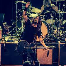 Pin By Jo Leoa On Iloverocknroll Foo Fighters Dave Grohl Foo Fighters Dave Foo Fighters