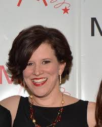 Lisa Viggiano's Instagram, Twitter & Facebook