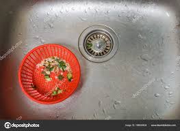 close kitchen sink food sieve avoid