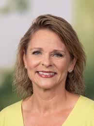 Tracie Shaw's Instagram, Twitter & Facebook