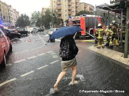 Bei der einreise aus risikogebieten oder auf dem luftweg besteht die pflicht zur digitalen. Ausnahmezustand Wetter In Berlin So Lief Der Feuerwehreinsatz Feuerwehr Magazin