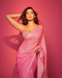 Bhuj The Pride Of India Actress Nora Fatehi In Saree Is Elegance Personified