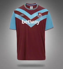 Während das sponsorenlose trikot von celtic jedoch frei von jeglichen sponsoren ist, ist das von west ham immer noch mit dem ärmelsponsor versehen. West Ham United Konzepttrikot Von Otterhammer Nur Fussball
