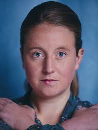 Nora Charlotte Schilling, actriz, artista de artes marciales, locutora,  actriz de doblaje, presentadora, Colonia