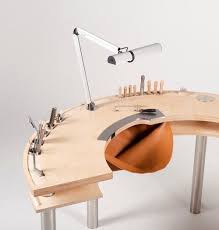 Das Werkbrett Entwurf Eines Goldschmiedetisches Fakultat Gestaltung An Der Hochschule Wismar Holzbearbeitung Holzbank Holzbearbeitung Werkbank