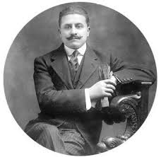 Delmira agustini integró lo que se conoció como la generación de 1900, a la que también participaron otros personajes reconocidos como por ese mismo tiempo comienza a cartearse con el también escritor argentino manuel ugarte, al que solía ver en montevideo. Manuel Ugarte Alchetron The Free Social Encyclopedia