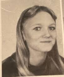 Here are pictures of Dawna from the yearbook. 😢🙏Please keep Dawna's  family in your prayers. 🙏😢