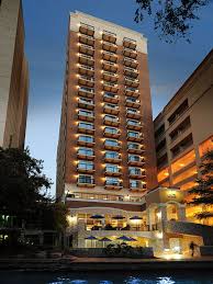 Courtyard San Antonio Riverwalk Hotels Near San Antonio River Walk Travelchannel Com San Antonio Riverwalk San Antonio Riverwalk Hotels San Antonio River