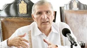 El primer dato que destaca en su biografía es su estado de nacimiento: La Saga Gobernador De Tabasco Invierte 100 Mil Pesos En Rifa De Avion