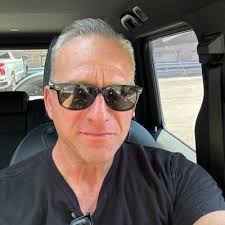 Brian Eisenberg (@Brianeyez)