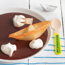 Il Etait Un Petit Navire En Feuille De Brick Qui Naviguait Sur Les Flots Chocolates Alimentation Creme Au Chocolat Dessert Chocolat