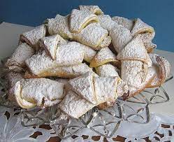 Google Image Result For Http 0 Tqn Com D Easteuropeanfood 1 0 L G Kifle J Crescent Cookie Recipe Crescent Cookies Cookies Recipes Christmas