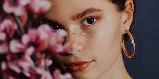 It was certified gold in 2010, 15 years after its release. Fake Freckles Sommersprossen Fur Alle