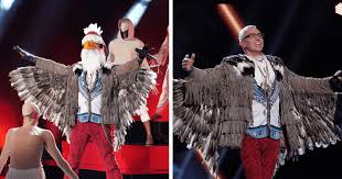 The Masked Singer Season 2 Dr Drew Pinsky Revealed As The Eagle And Fans Can T Believe They Couldn T Guess It Right Drew Pinsky Singer Celebrity Faces
