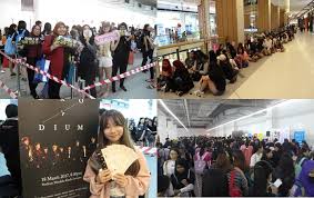 Mayday 2017 life tour in malaysia. 2 000 Fans Turn Up And Flood Malaysia Shopping Mall For Exo S Concert Ticket Launch