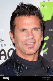 Lorenzo lamas hi-res stock photography and images