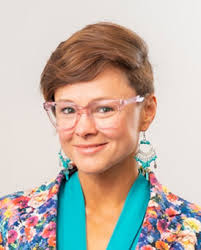 Diana Salmon's Instagram, Twitter & Facebook