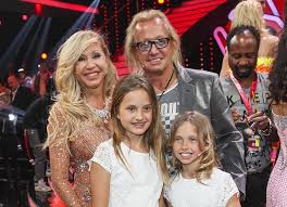 But now shania geiss has alerted her fans with an unusual step. Carmen Geiss Fur Tochter Shania Die Tougheste Managerin Der Welt Tochter Carmen Geiss Models