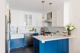 1001 Idees Deco Avec La Couleur Pantone 2020 Le Classic Bleu En 2020 Couleur Pantone Amenagement Petite Cuisine Mobilier Bleu