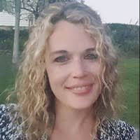 Danielle Almond's Instagram, Twitter & Facebook